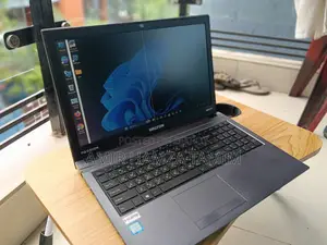 Laptop 8GB Intel Core i7 1TB HDD