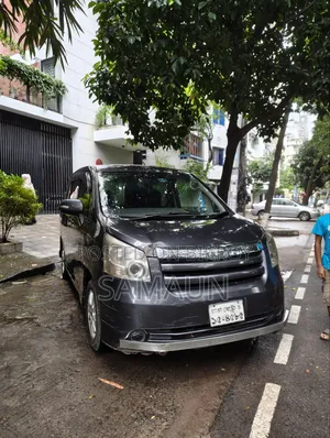 টয়োটা নোয়া ২০০৯ গ্রে