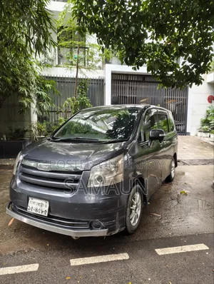 টয়োটা নোয়া ২০০৯ গ্রে