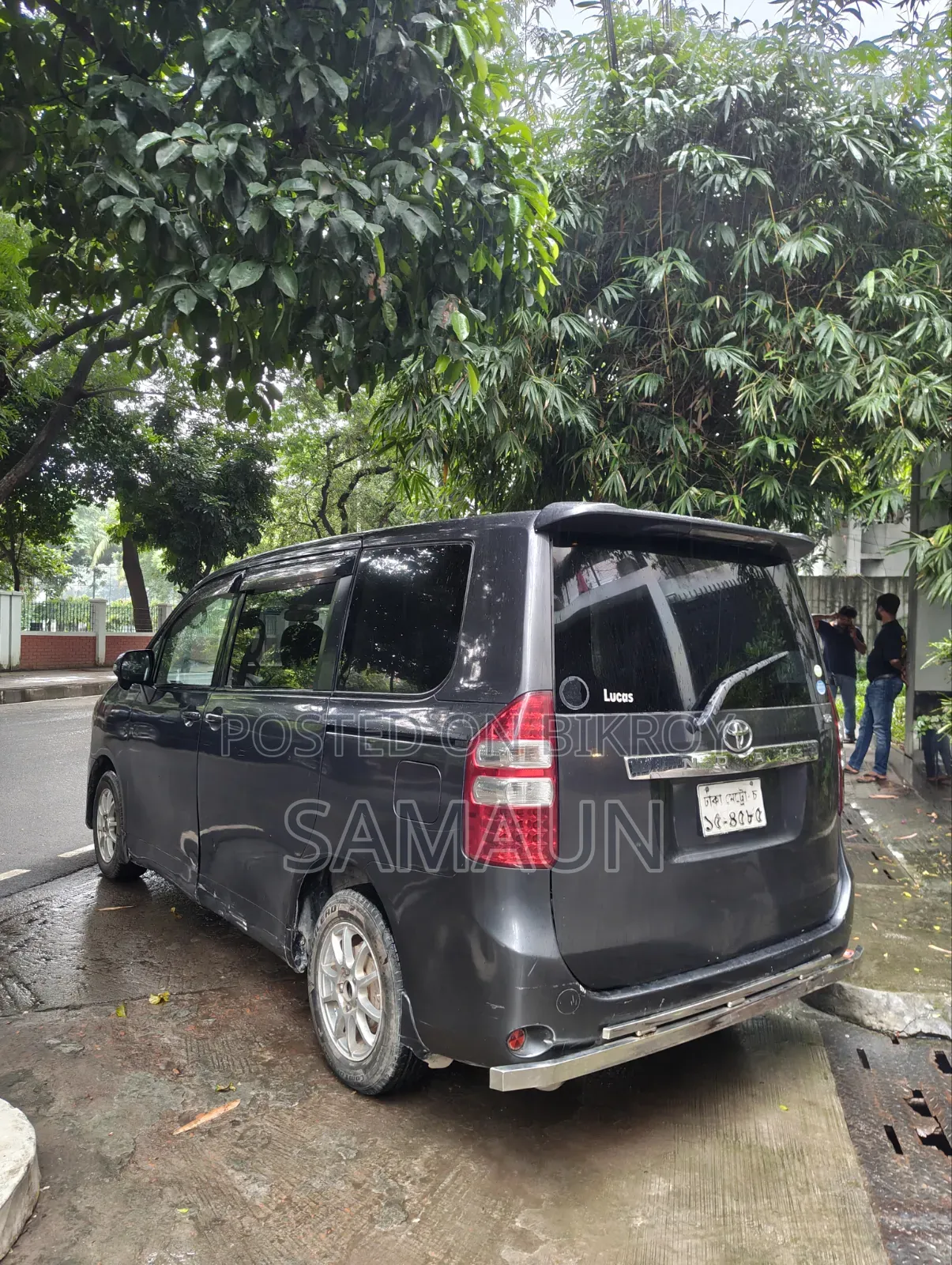 টয়োটা নোয়া ২০০৯ গ্রে