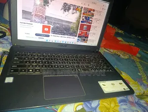 Laptop Asus VivoBook X540SA 4GB Intel Core i3 SSD 128GB