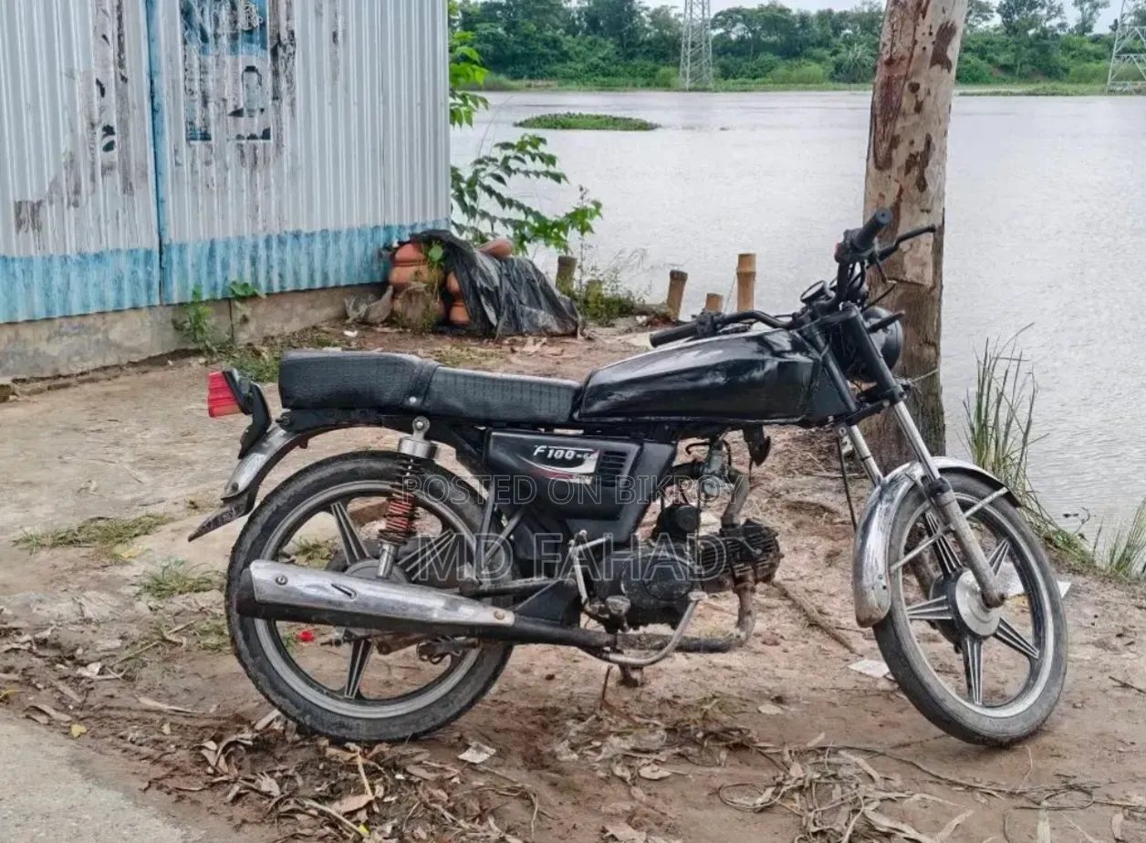 রানার এফ১০০ - ৬এ ২০১০ ব্ল্যাক