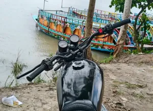 রানার এফ১০০ - ৬এ ২০১০ ব্ল্যাক