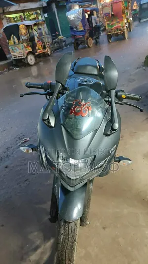 সুজুকি জিক্সার এসএফ ২০২২ কালো
