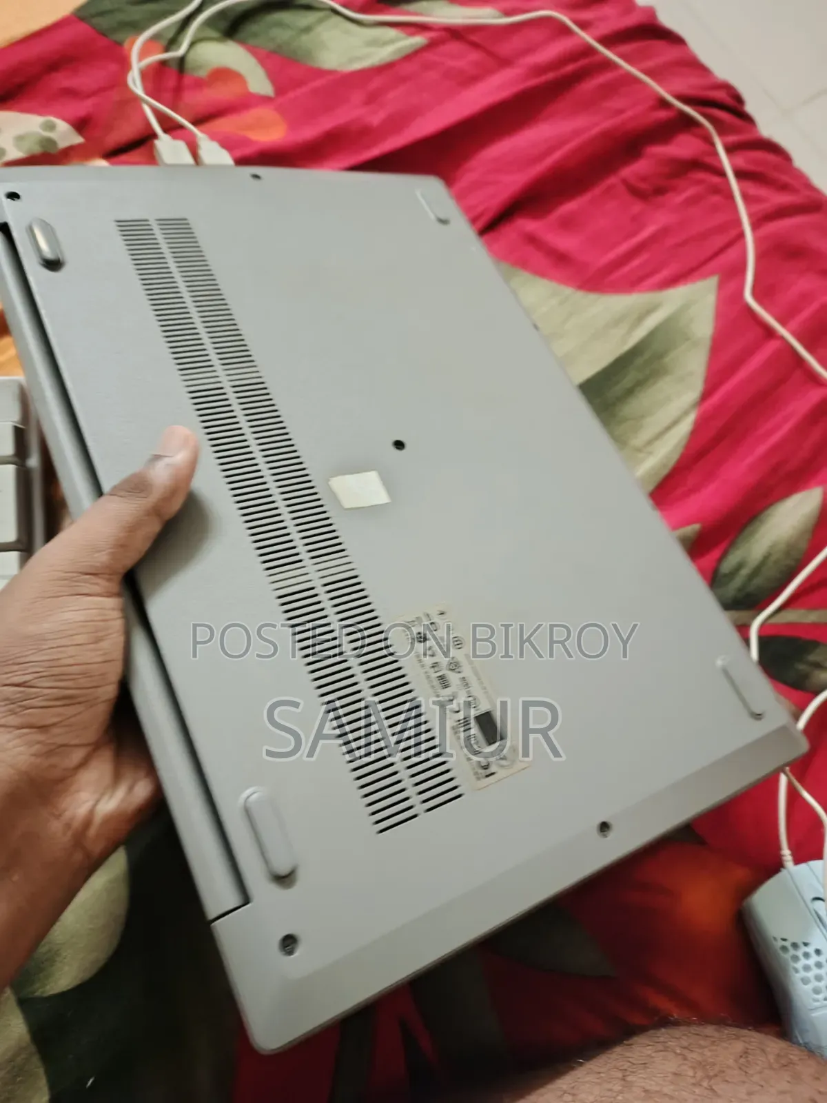 ল্যাপটপ লেনোভো আইডিয়াপ্যাড ৩ ৪জিবি ইন্টেল সেলরন এইচডিডি+এসএসডি ২৫৬জিবি