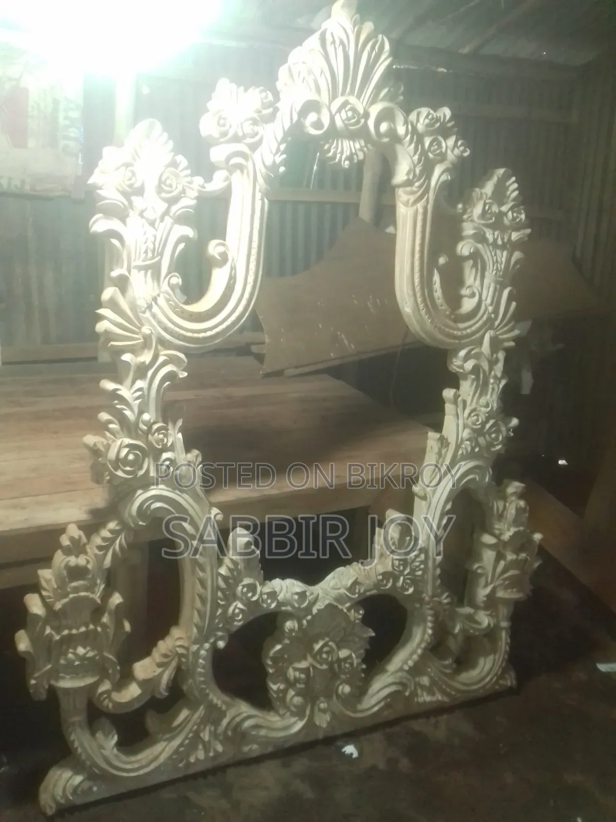 Design Bed & Dressing Table