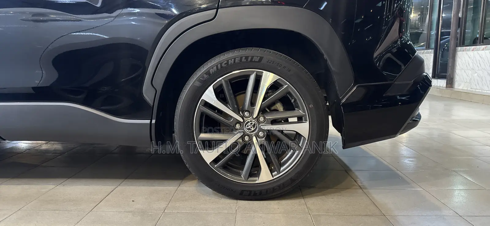 Toyota Corolla Cross 1.8 Hybrid All-Wheel Drive 2022 Black