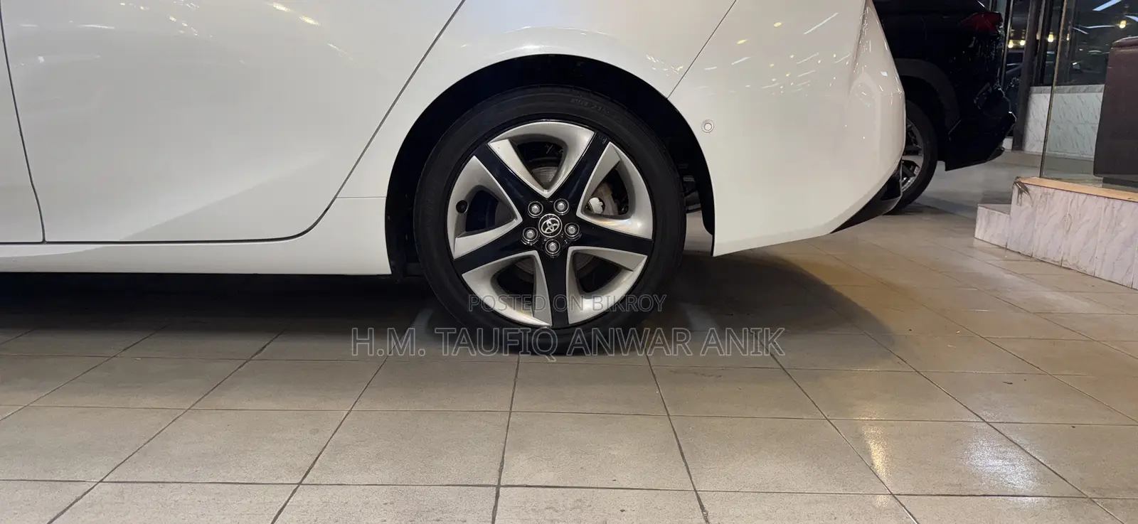 Toyota Prius 20th Anniversary Edition 2021 Pearl