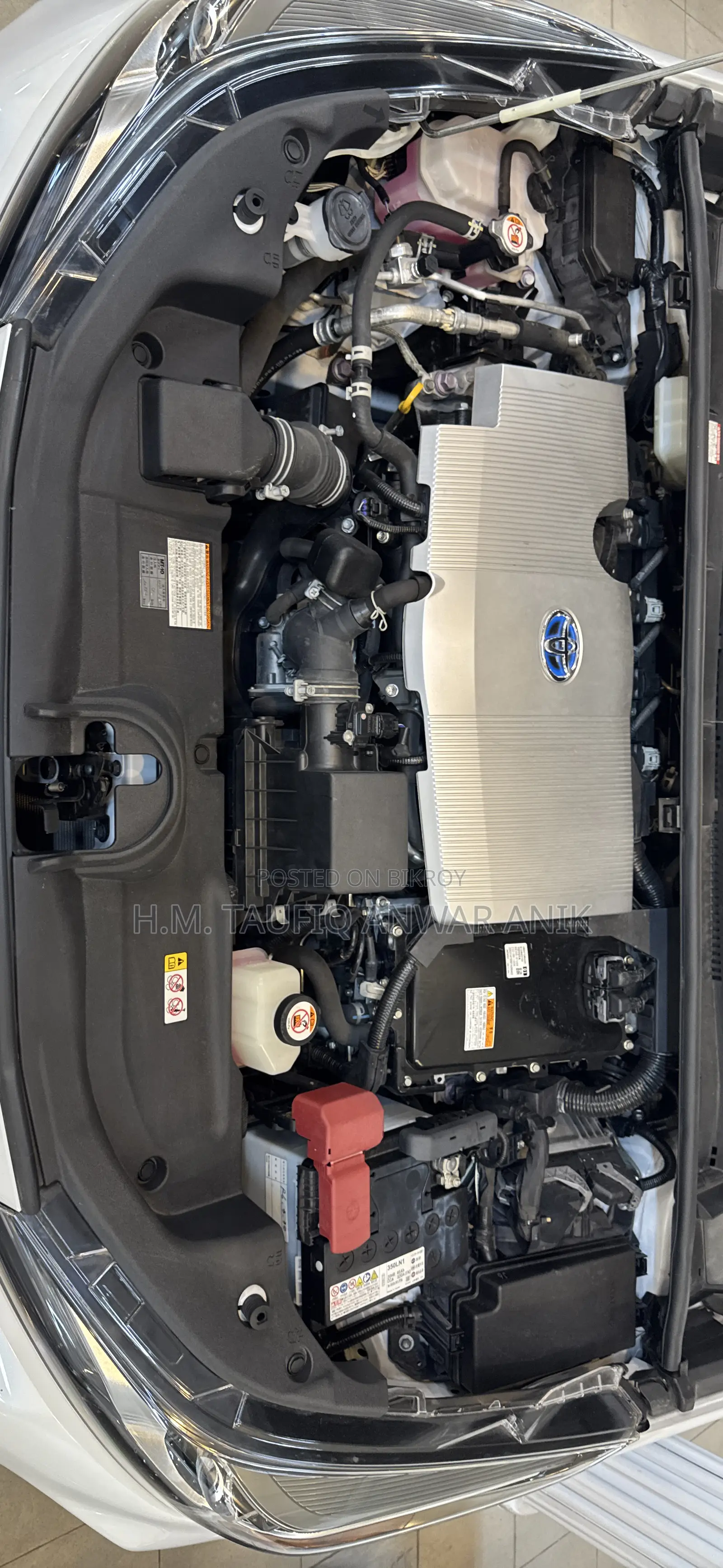 Toyota Prius 20th Anniversary Edition 2021 Pearl