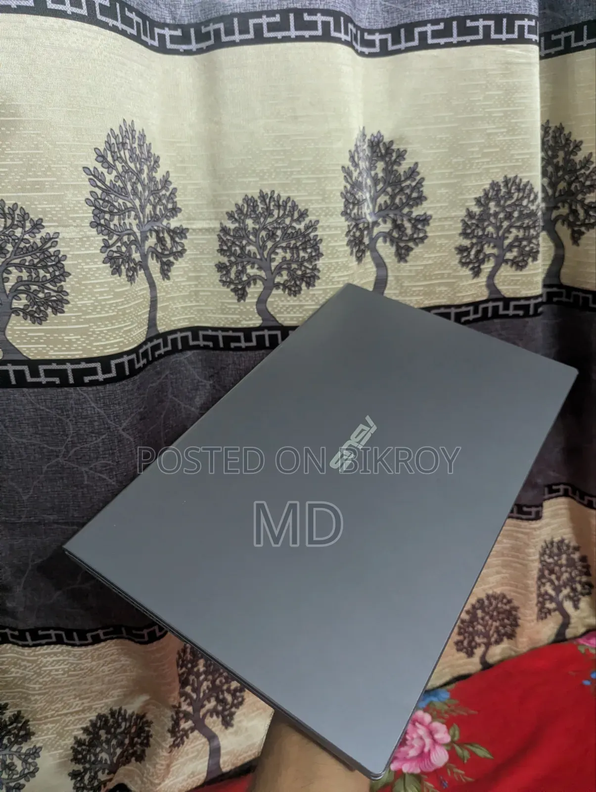 Laptop Asus VivoBook E12 E203NA 4GB Intel Core i3 SSD 1T