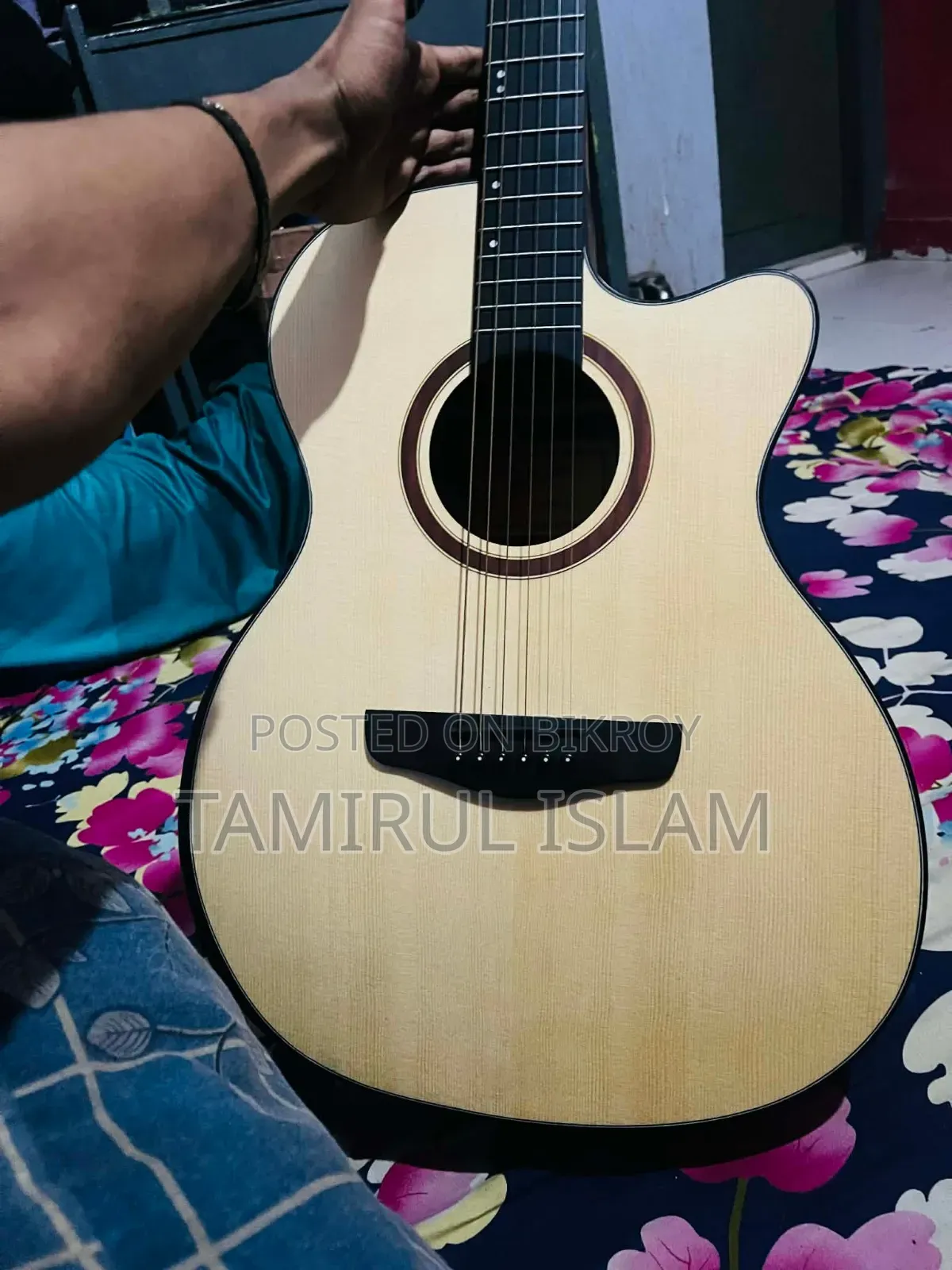 Guitar for sale