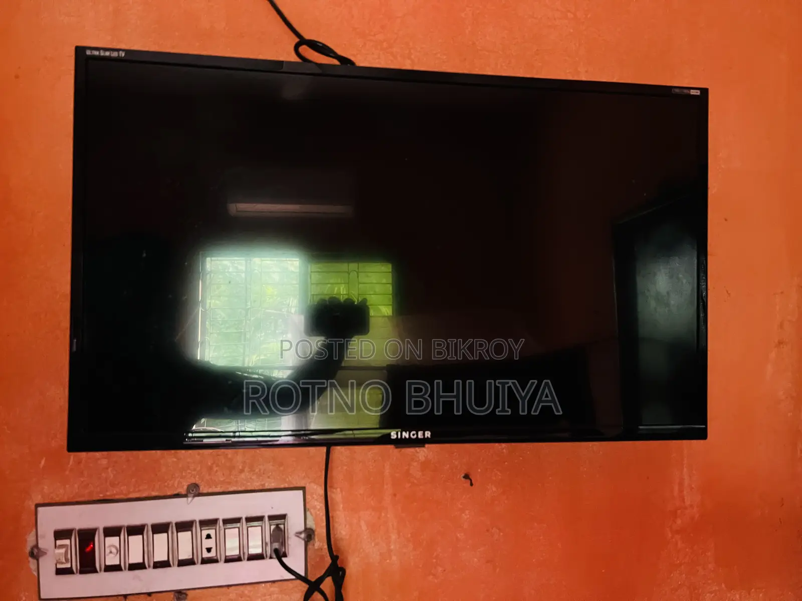 Singer 32” LED TV