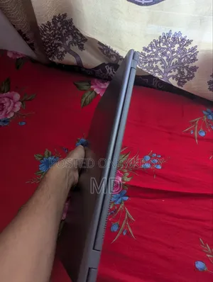 Laptop Asus VivoBook E12 E203NA 4GB Intel Core i3 SSD 1T