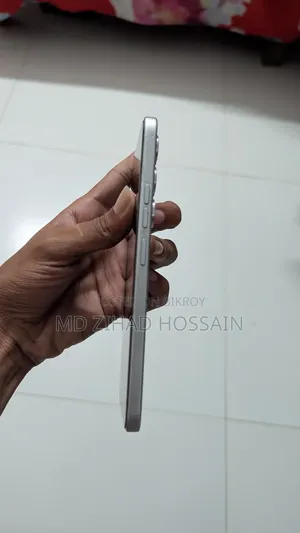টেকনো স্পার্ক ৪০ প্রো ১২৮ জিবি সিলভার