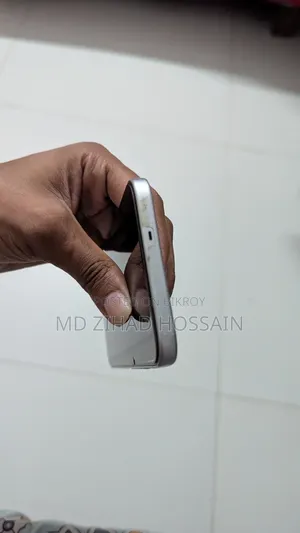 টেকনো স্পার্ক ৪০ প্রো ১২৮ জিবি সিলভার