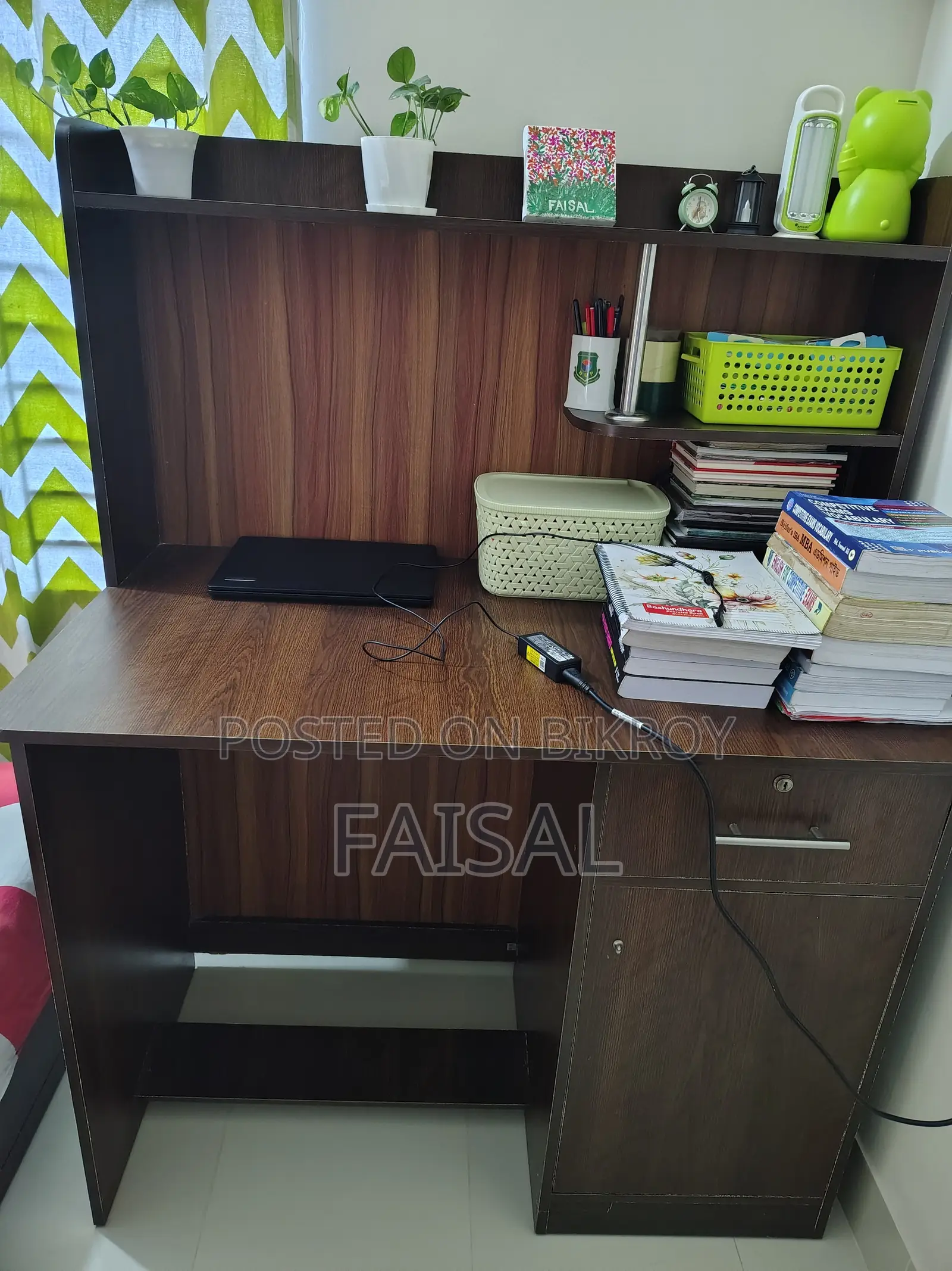 Reading Table