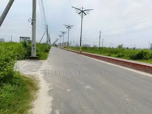 বসুন্ধরায় এন ব্লক ৩ কাঠার দক্ষিণমুখী জমি
