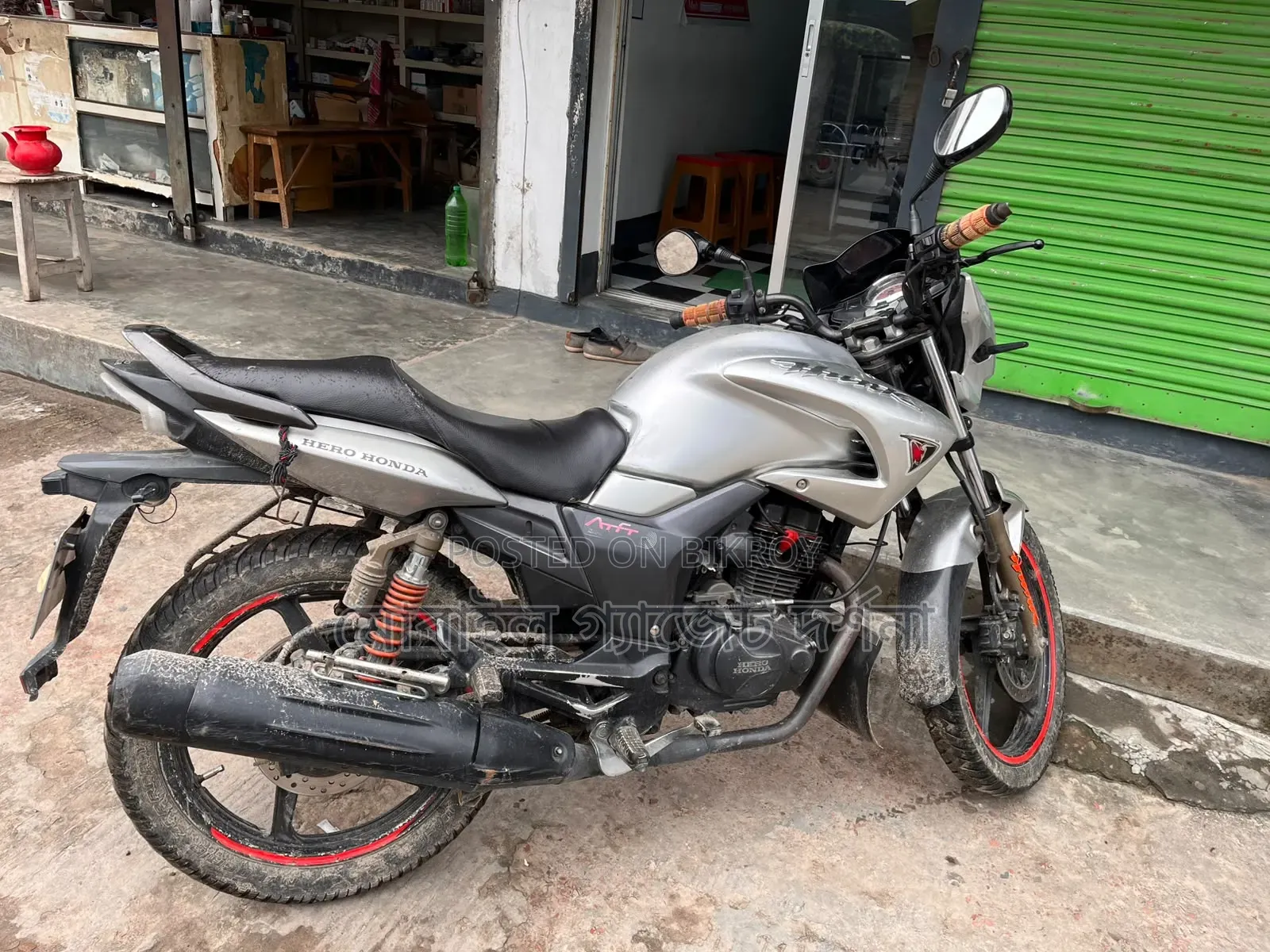 হিরো হাংক ২০১৮ সাদা