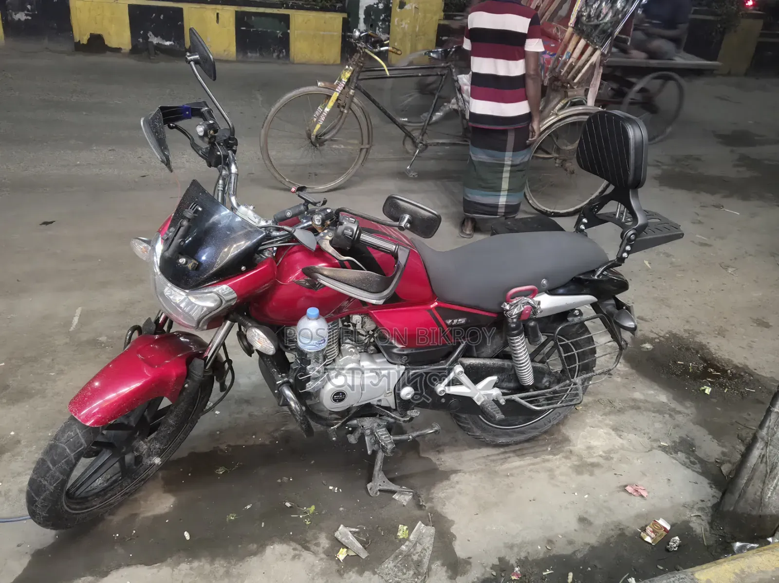 Bajaj V15 2025 Red