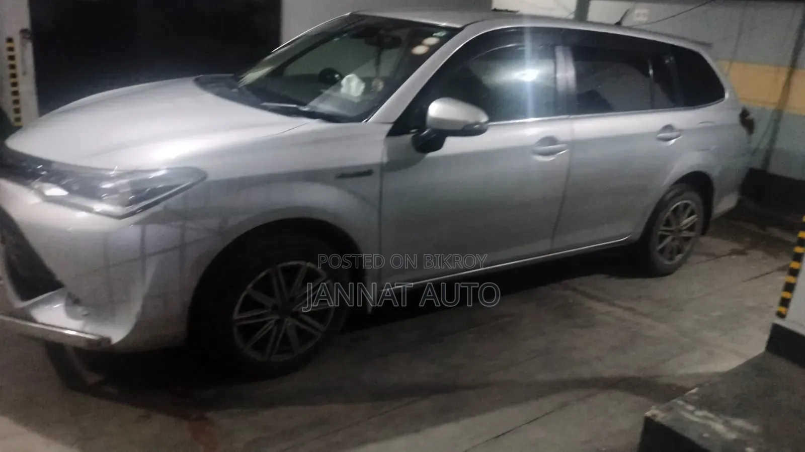Toyota Corolla Fielder 2016 Silver