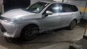 Toyota Corolla Fielder 2016 Silver