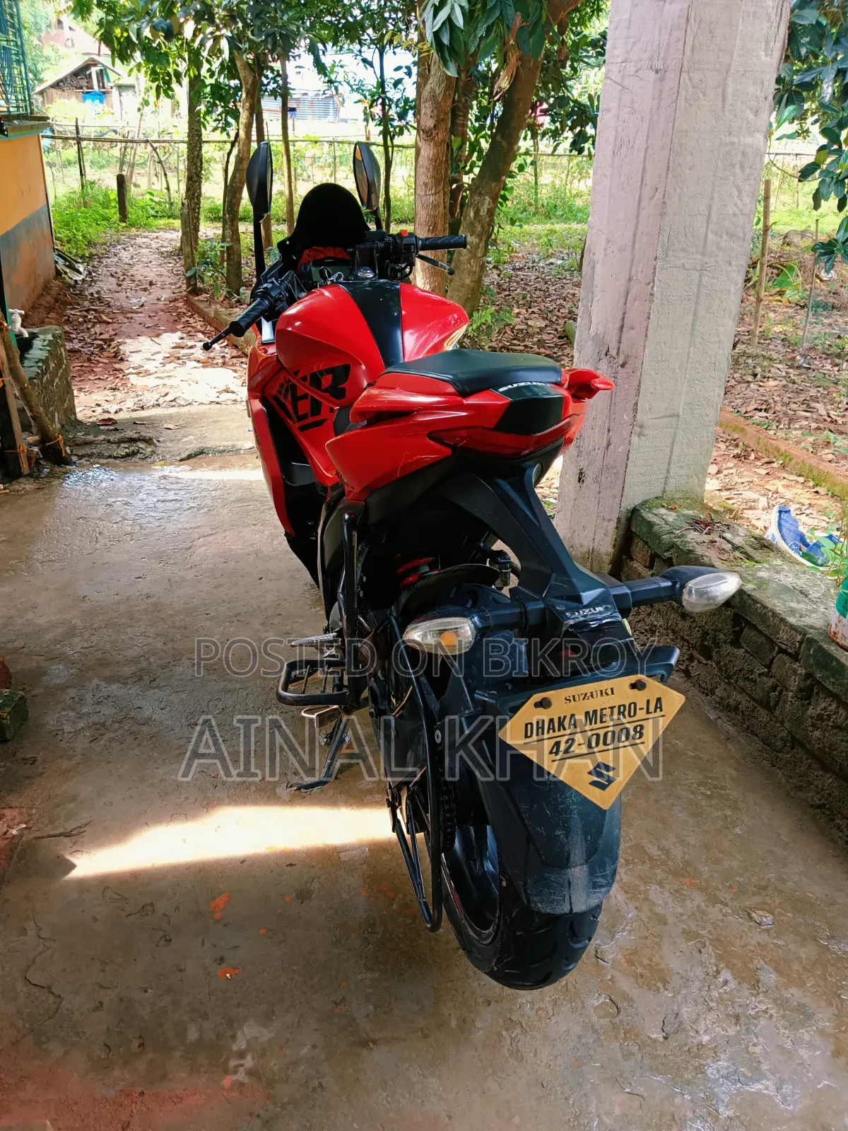 সুজুকি জিক্সার এসএফ ২০২২ লাল