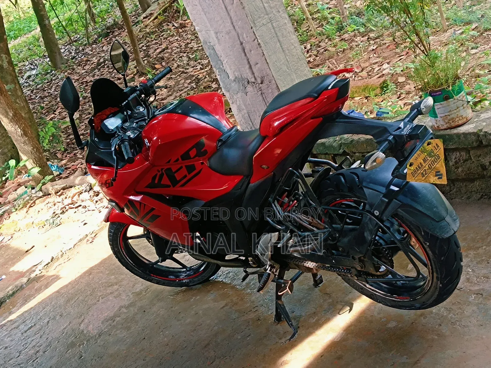 সুজুকি জিক্সার এসএফ ২০২২ লাল