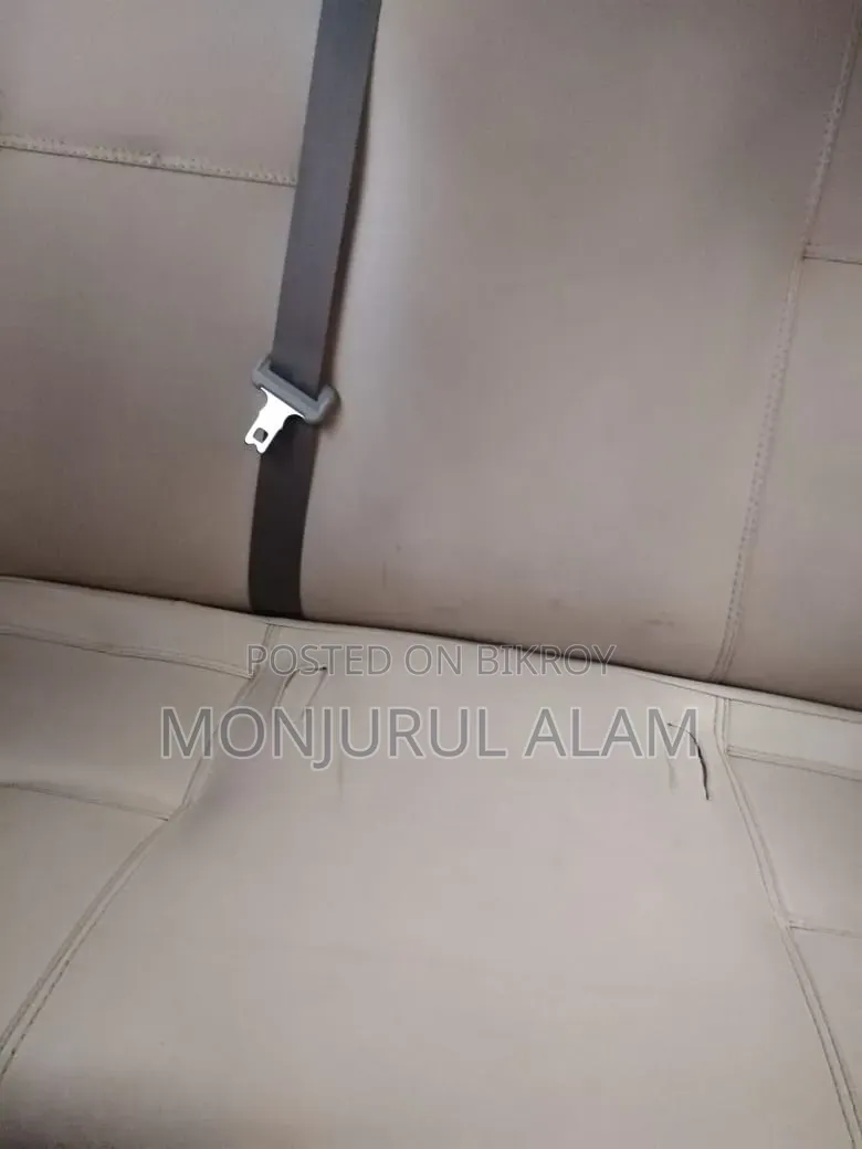 টয়োটা এক্সিও ২০১২ রূপালি