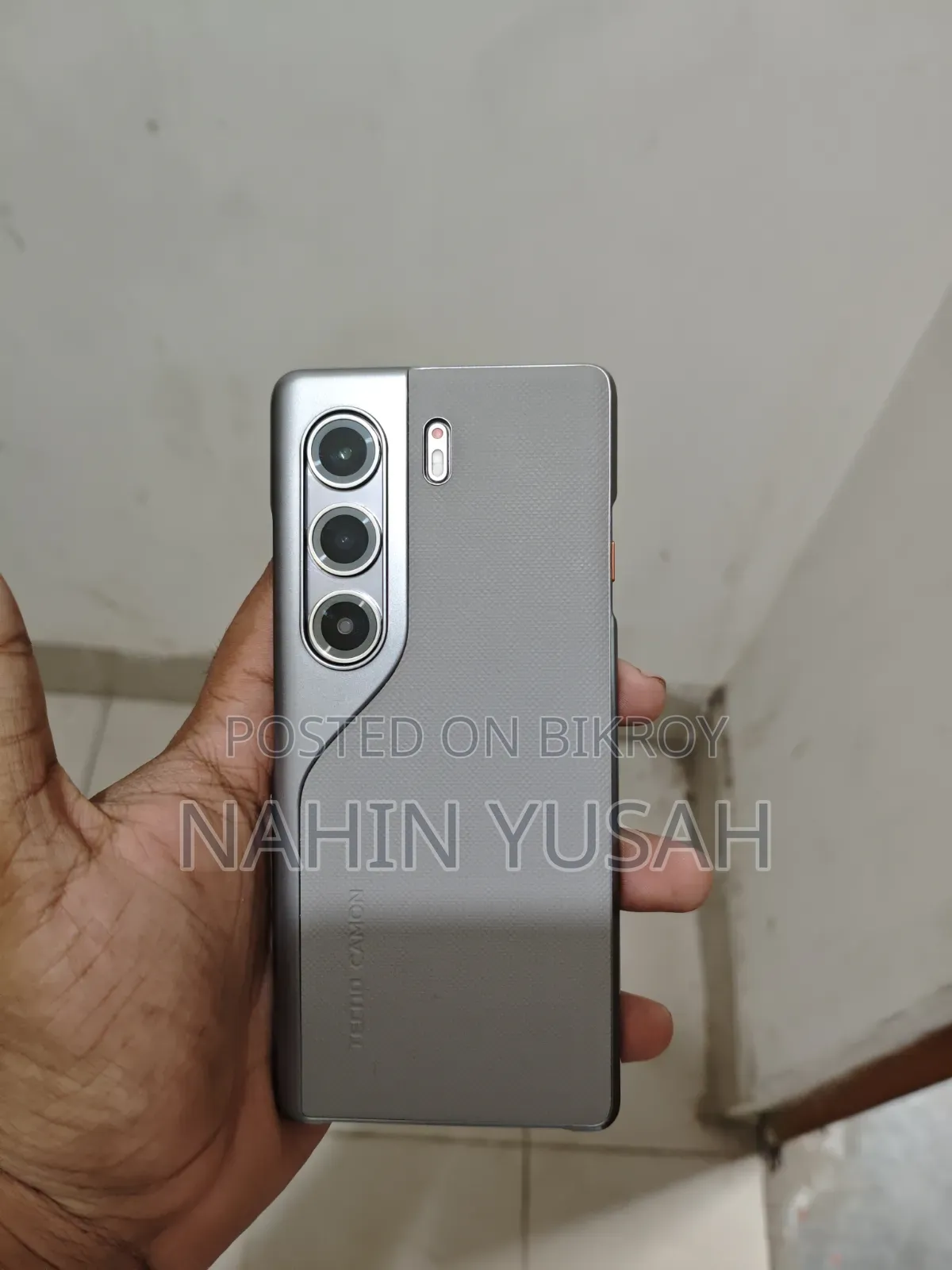 টেকনো ক্যামন ৪০ প্রো ৫জি ২৫৬ জিবি হোয়াইট