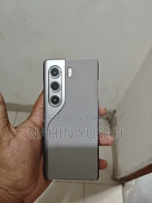 টেকনো ক্যামন ৪০ প্রো ৫জি ২৫৬ জিবি হোয়াইট