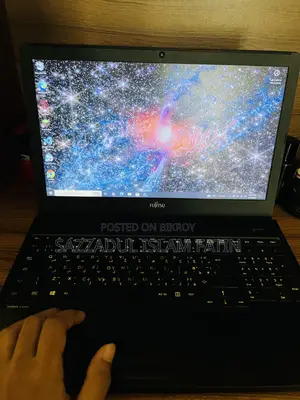 Laptop Fujitsu Lifebook A555 8GB Intel Core i3 HDD 512GB