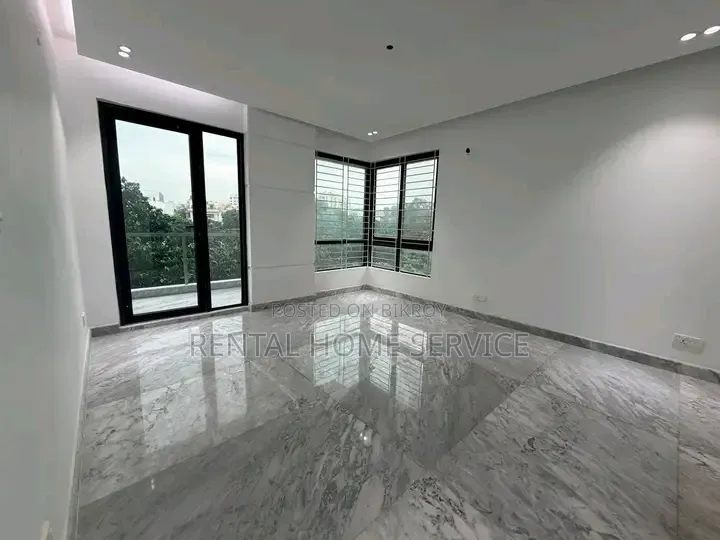 গুলশানে সেমি-ফার্নিশড ৩ বেডরুমের অ্যাপার্টমেন্ট ভাড়া দেওয়া হবে