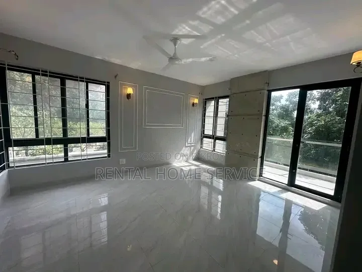 3 Bedroom Apartment in Semi Furnished for rent