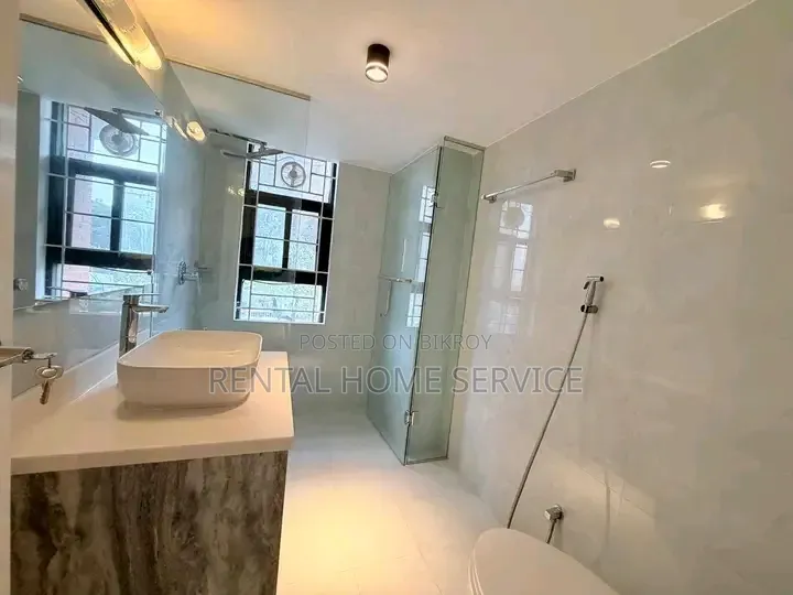 3 Bedroom Apartment in Semi Furnished for rent