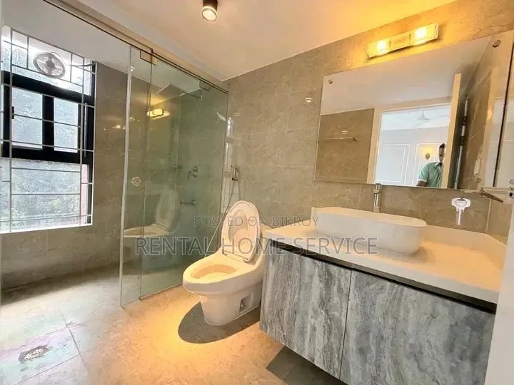 3 Bedroom Apartment in Semi Furnished for rent