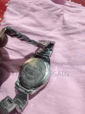 অথেনটিক ঘড়ি