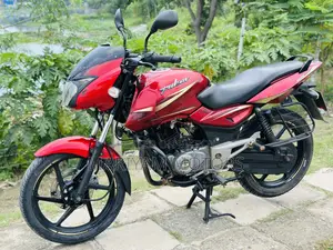 বাজাজ পালসার ১৫০ ২০১৭ লাল