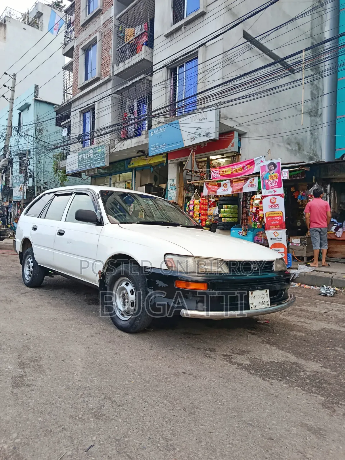 টয়োটা করোলা ২০০২ হোয়াইট