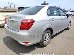 টয়োটা এক্সিও ২০২১ সিলভার