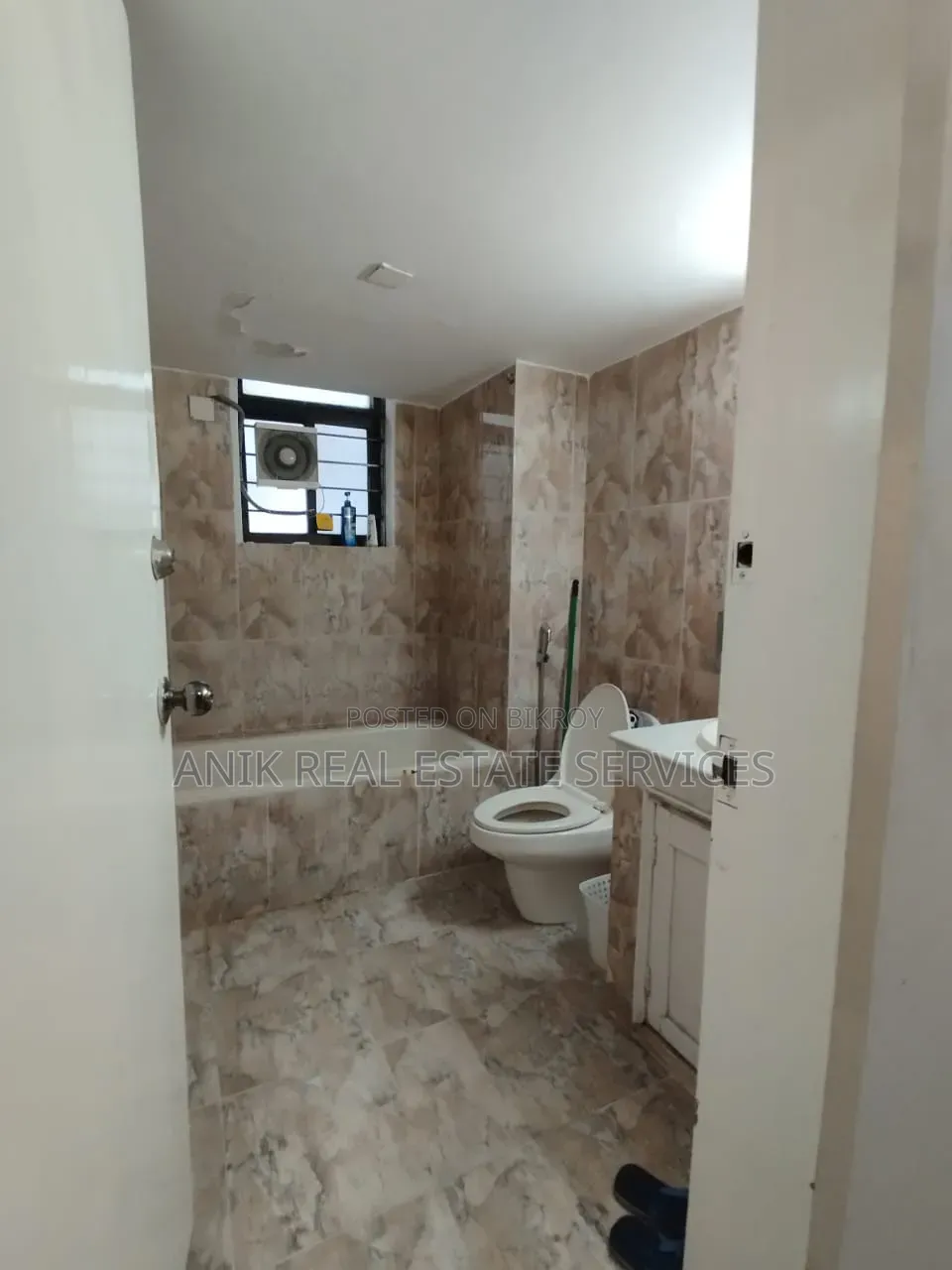 Commercial 3000 Square Feet Full Furnished Office Space Rent for Gulshan 2