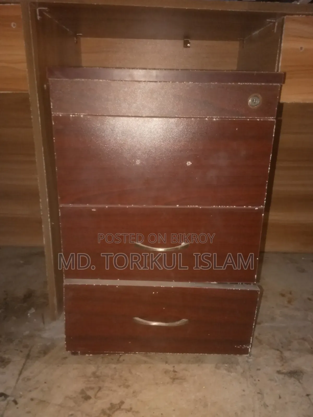 পুরাতন ফার্নিচার