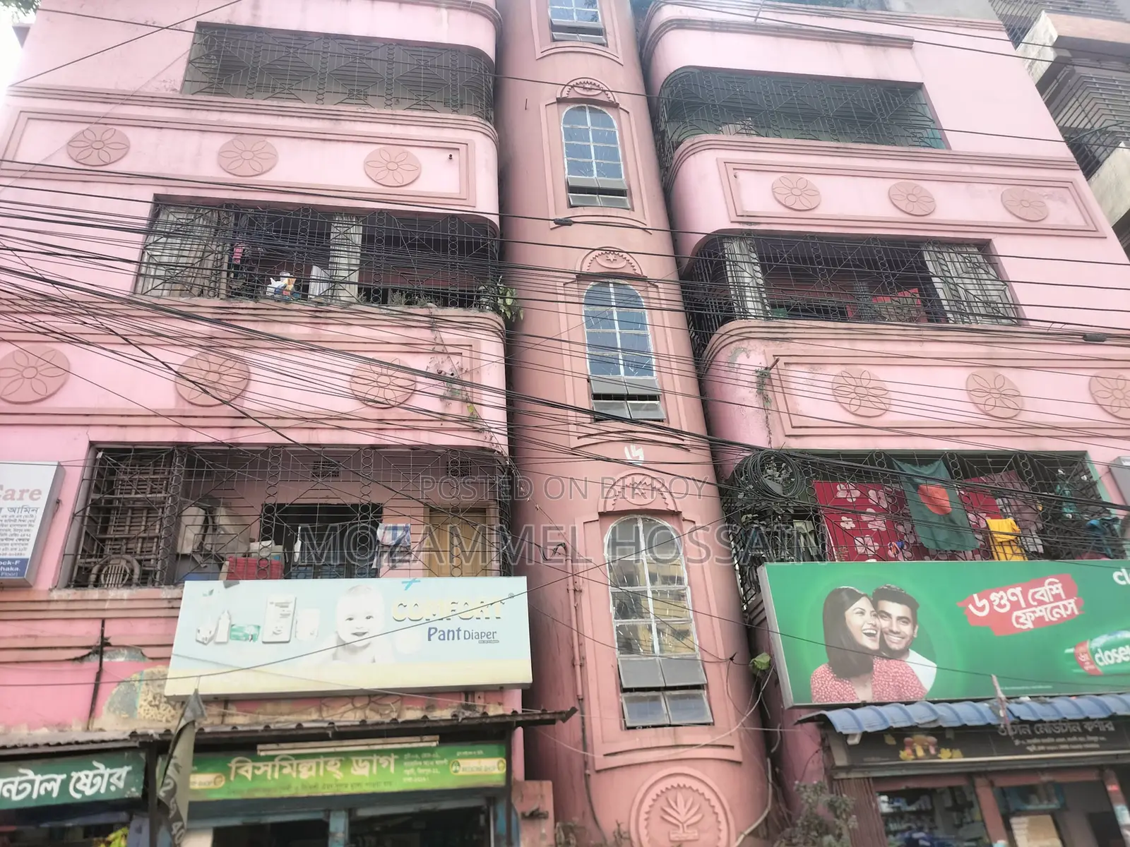 মিরপুরের চৌধুরী ভিলায় ভাড়া দেওয়ার জন্য আসবাবপত্রসহ ২ বেডরুমের বাসা