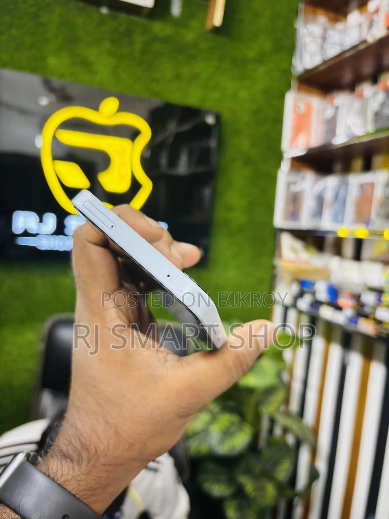 স্যামসাং গ্যালাক্সি এ৩৫ ১২৮ জিবি সাদা
