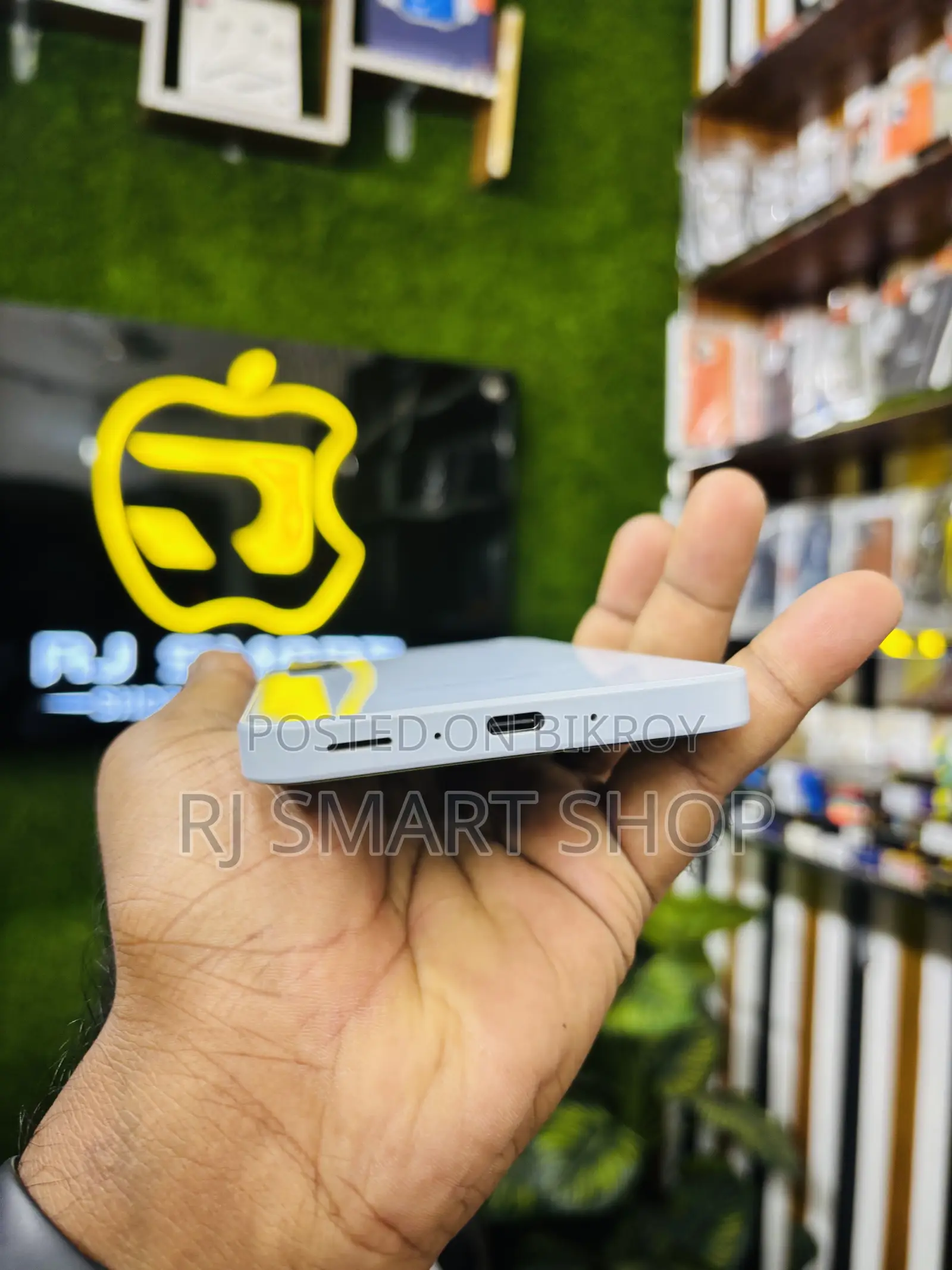 স্যামসাং গ্যালাক্সি এ৩৫ ১২৮ জিবি সাদা