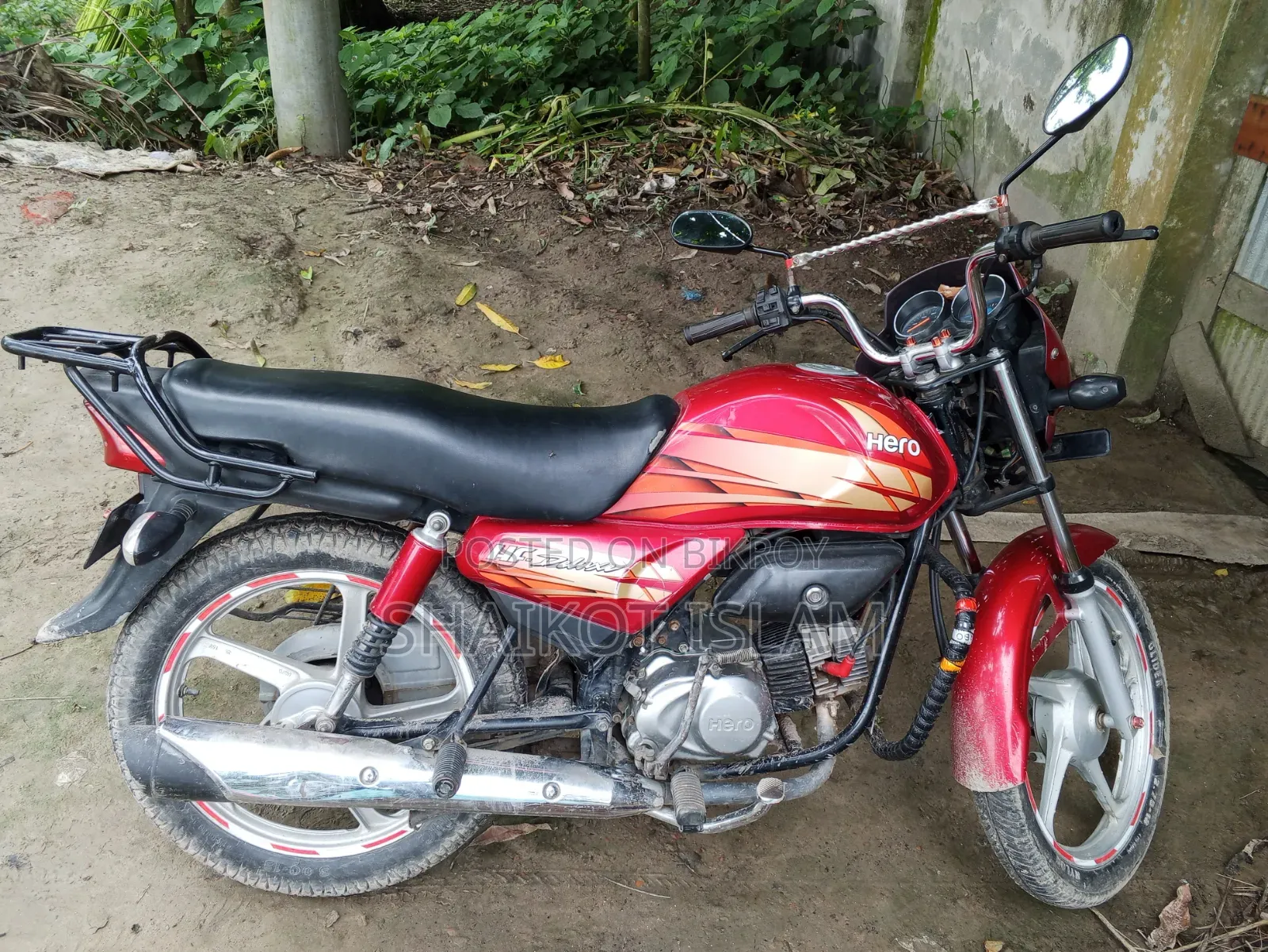 হিরো এইচএফ ডিলাক্স ২০১৬ লাল