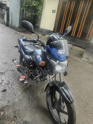 সুজুকি হায়াতে ২০১৮ কালো