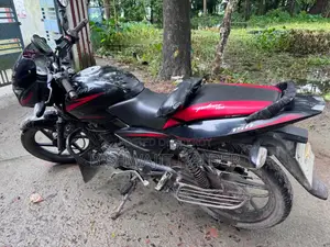 বাজাজ পালসার ১৫০ ২০১৭ ব্ল্যাক