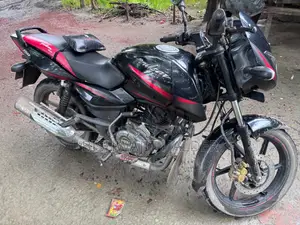 বাজাজ পালসার ১৫০ ২০১৭ ব্ল্যাক