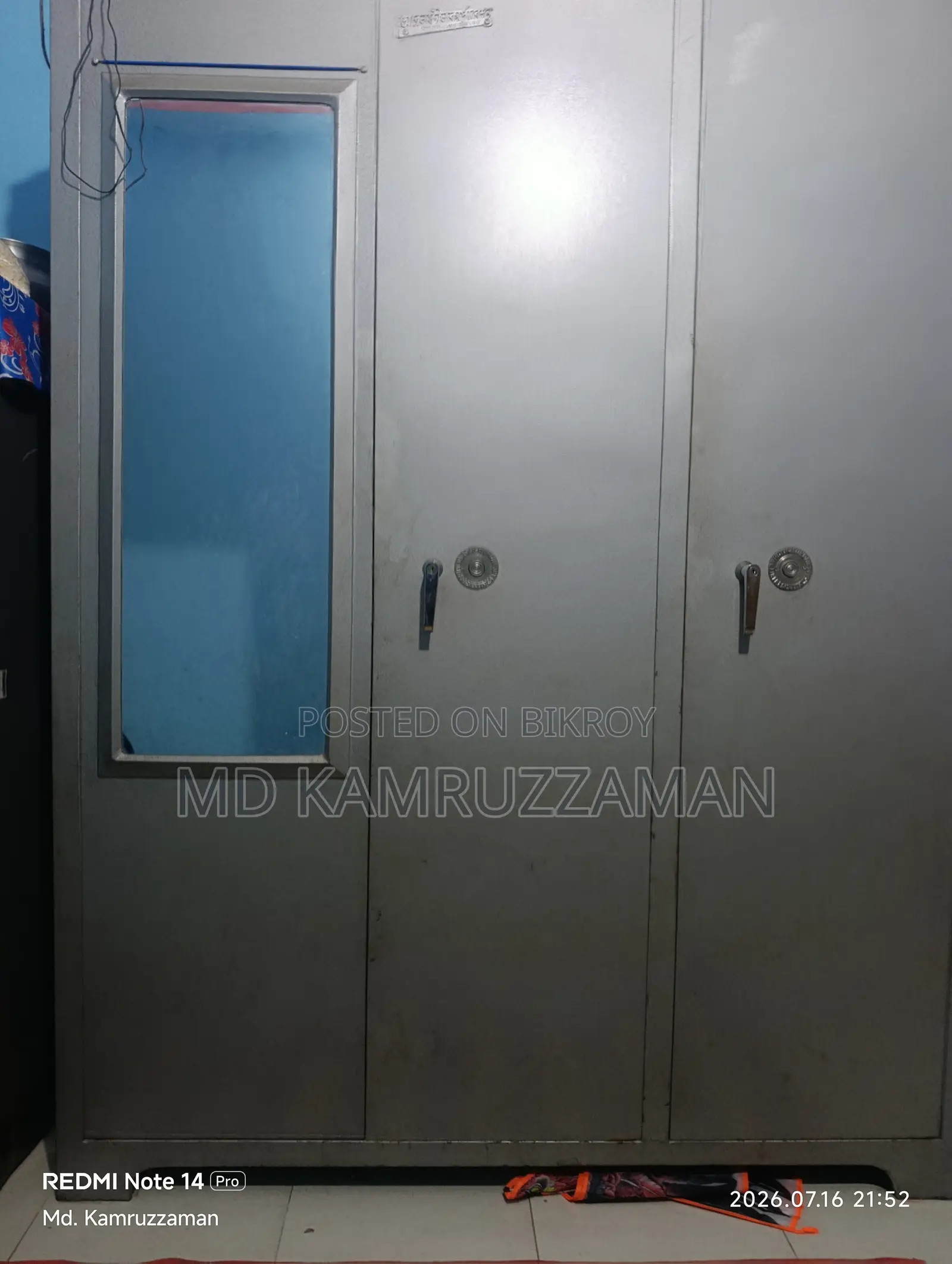 Heavy-Duty 3-Door Steel Almirah With Wardrobe.