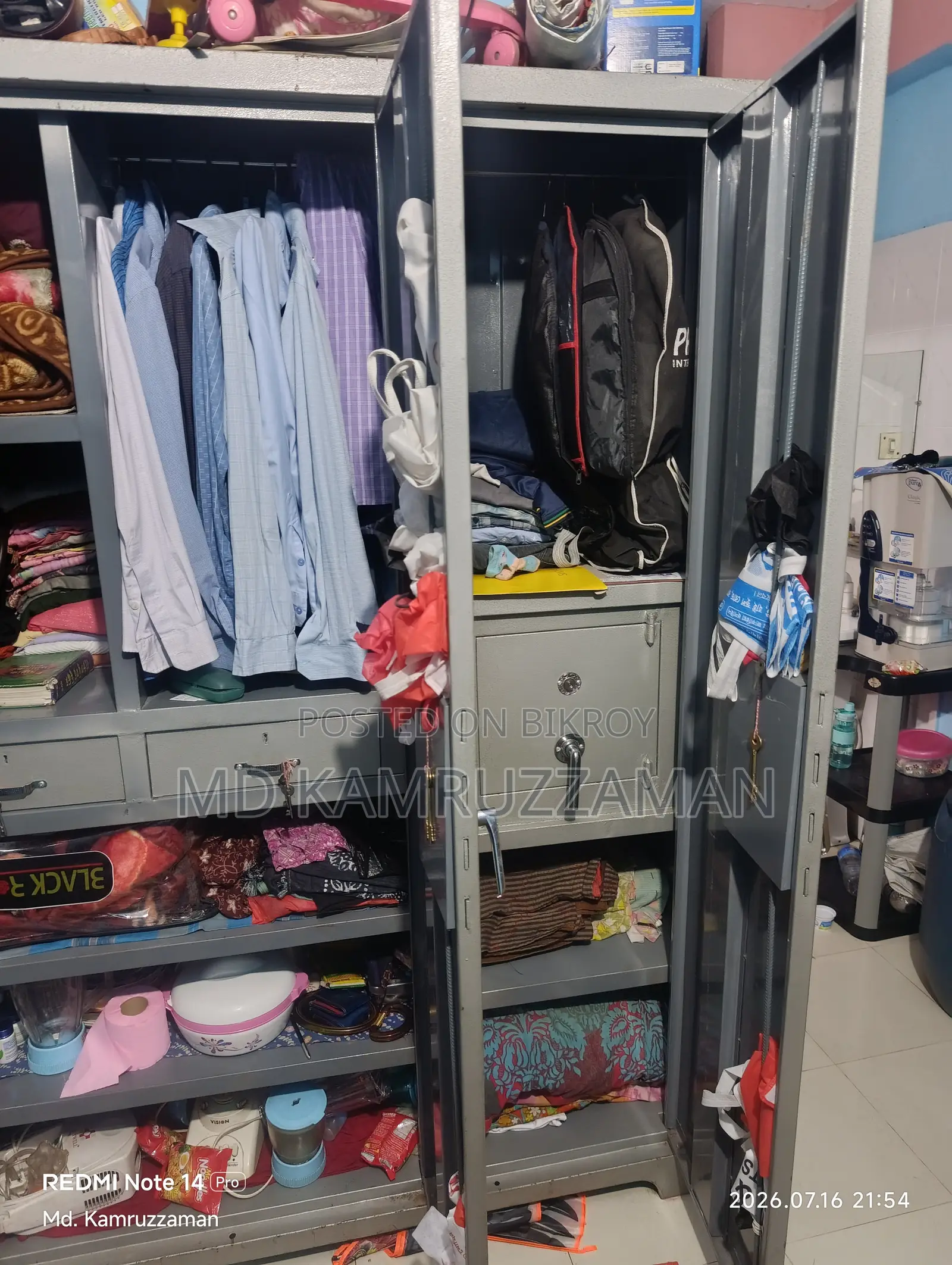 Heavy-Duty 3-Door Steel Almirah With Wardrobe.